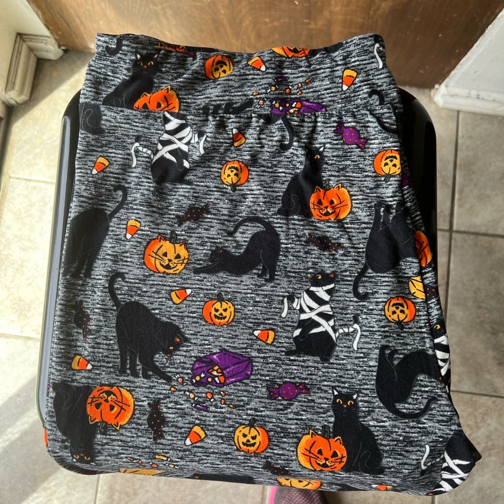 Halloween leggings. Worn once.